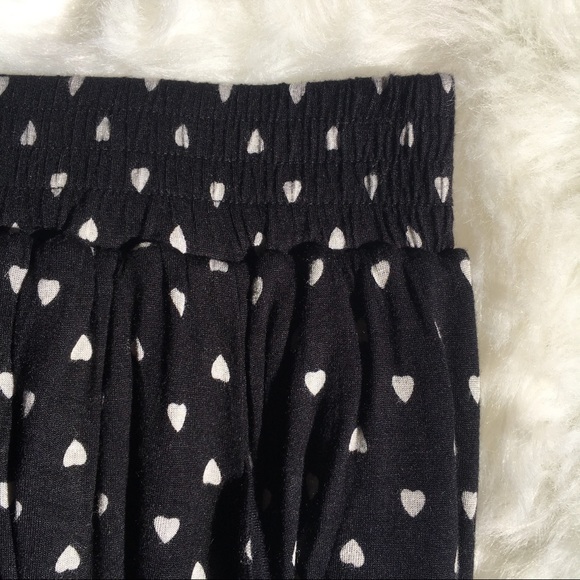 ⭐️BOGO FREE! Flowy Black Skirt with Pockets - Picture 3 of 3